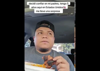 Envía sus ahorros de EU a sus padres por 5 años, pero ellos se lo gastaron