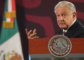 AMLO, acusa al CCE de pedir que se viole la Constitución
