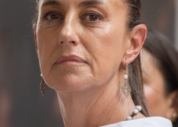 Sheinbaum menciona reunión entre AMLO y Harfuch