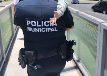 Niño se escapa de curso de verano; policías lo rescatan