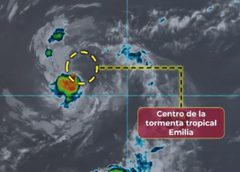 Tormenta 'Emilia' se desvanece en el Pacífico