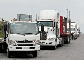 Transportistas denuncian extorsiones y robos en Nuevo León