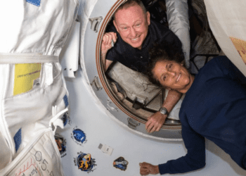 La NASA analiza cómo traer de vuelta a  astronautas varados en el espacio