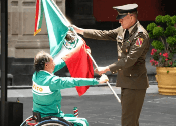 Abanderan a los atletas paralímpicos mexicanos