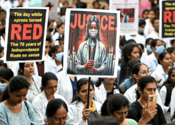 Médicos en India se van a huelga por asesinato de doctora