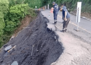 Deslave afecta a carretera en Hidalgo