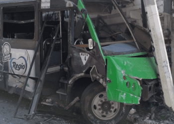 Choque deja 2 muertos y 9 heridos en Cuajimalpa