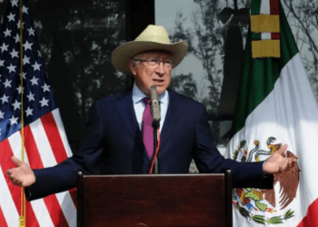 Elección directa de jueces es un riesgo para la democracia en México: Ken Salazar