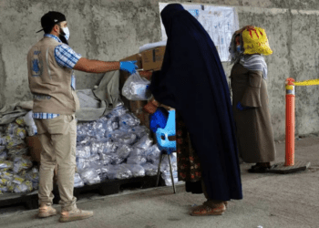 En Afganistán prohibirán a las mujeres cantar y a los hombres afeitarse la barba