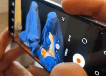 Mujeres de Afganistán desafían la prohibición talibán de usar su voz cantando en redes