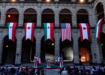 AMLO suspendió su relación con Ken Salazar debido a las declaraciones del embajador sobre la reforma judicial