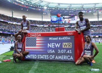 Estados Unidos rompe récord mundial en 4x400 mixto