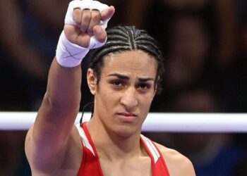 Con polémica incluida, la boxeadora Imane Khelif asegura medalla