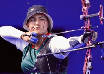 Alejandra Valencia brilla en Paris: Emocionante duelo en cuartos de final de tiro con arco
