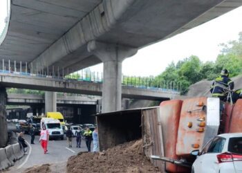 Captan momento exacto de choque en Periférico