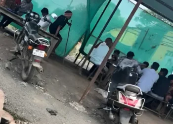 Niños en India son entrenados para robar