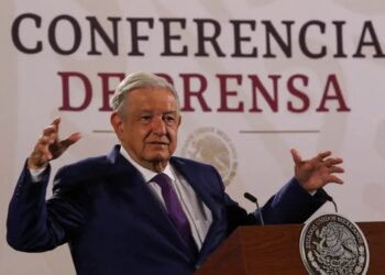 AMLO instó a Tomás Zerón a entregarse para aclarar el caso Ayotzinapa