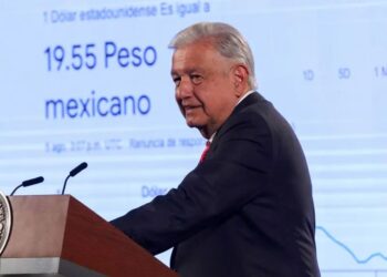 AMLO asegura: “Podemos resistir un poco más” ante la caída del peso