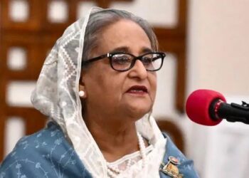 Renuncia primera ministra de Bangladesh, y huye