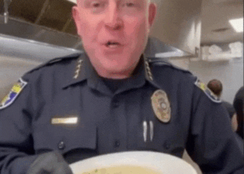 Policía de EUA hace parodia de tacos mexicanos