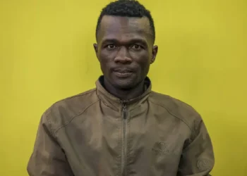 Feminicida serial escapa de prisión en Kenia