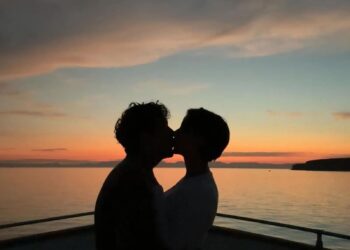 Ángela Aguilar sube foto con bebé de Nodal