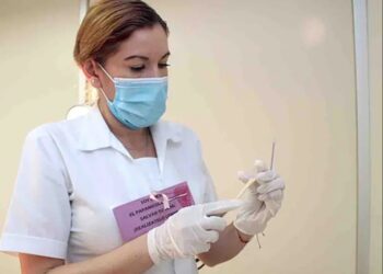 IMSS recomienda vacunarse contra el VPH para prevenir el cáncer cervicouterino