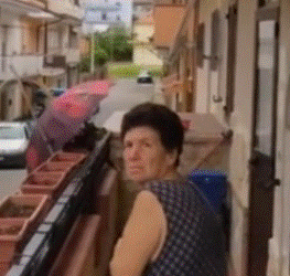 Abuelita ve por primera vez un dron y así reacciona