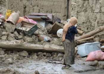 A cambio de dinero para inundaciones, dan a sus hijas en matrimonio