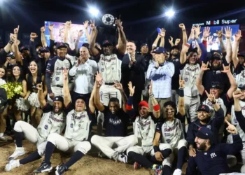 Sultanes de Monterrey se corona en el Norte y avanza a la Serie del Rey