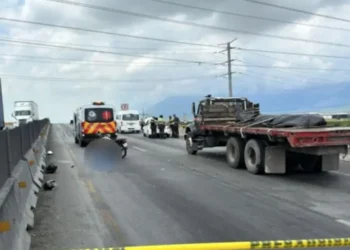 Motociclista derrapa y es atropellado en Libramiento Noreste