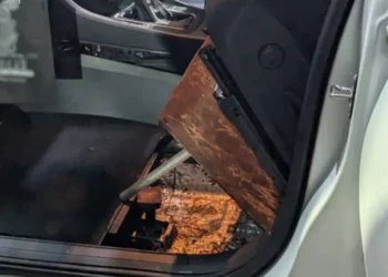 Aseguran 98.5 kilos de cocaína escondida en auto blindado en Nuevo León