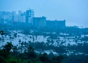 Suman 15 víctimas tras huracán 'Jonh' en Guerrero: AMLO