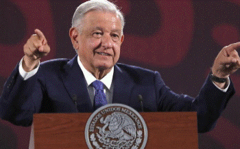 Segob despide a AMLO con canción de Juan Gabriel