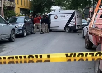 Grupo armado entra a una casa y mata a  hombre