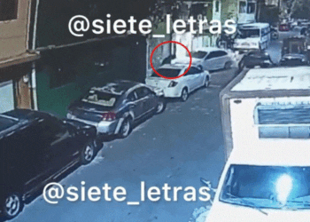 Hombre enfrenta a ladrones y salva su carro