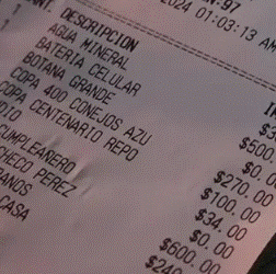 Restaurante cobra 500 pesos a cliente por cargar su celular