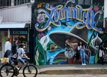 Mujer es asesinada en Xochimilco; le dispararon desde auto en movimiento