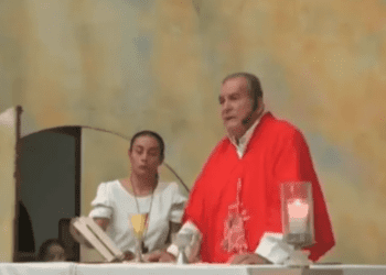 “Acepten que no pudieron”, dice sacerdote de Chiapas a AMLO y a Rutilio Escandón