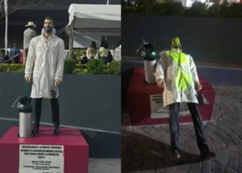 Tiran monumento al médico en Hidalgo