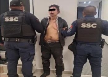 Detienen a policía que dejó escapar a feminicida de niña