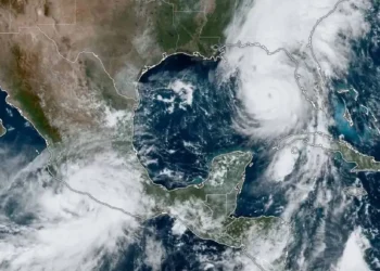 ‘Helene’ toca tierra en el norte de Florida