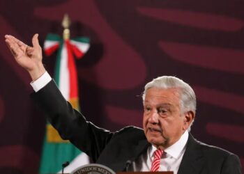 López Obrador dijo que Norma Piña puede oponerse a la reforma judicial, pero destacó la urgencia de limpiar el sistema