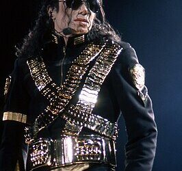 Michael Jackson fue sepultado 70 días después