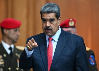 Más de 30 exlíderes iberoamericanos piden a detención de Maduro