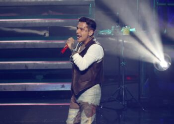 Christian Nodal hace baile y lo comparan con Peso Pluma