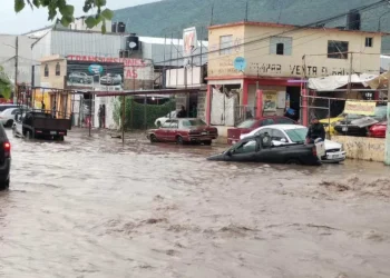 Centro de Pachuca inundado por lluvia