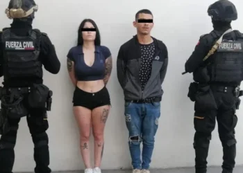 Detienen a pareja con 100 dosis de droga