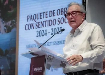 Rubén Rocha pavimentará 35 calles de Culiacán