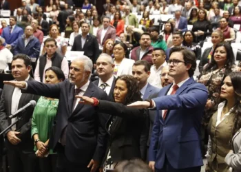 Sobrino de Ebrard, rinde protesta como diputado federal